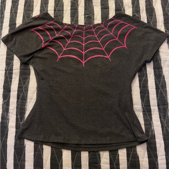 Vixen by Micheline Pitt Gray Spiderweb T-Shirt - Picture 4 of 4